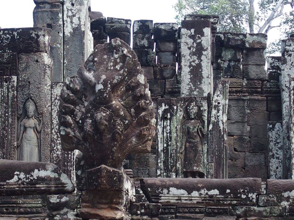 Apsaras-Temples-Angkor-Ta-Prohm-Cambodge