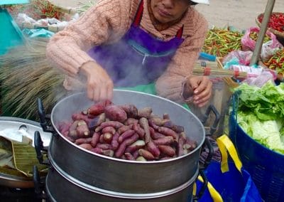 Cuisson des patates Cambodge