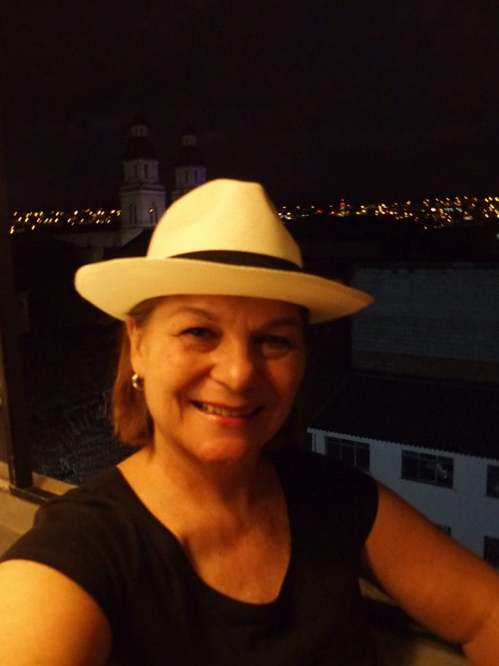 chapeau panama Helene et la cle des champs