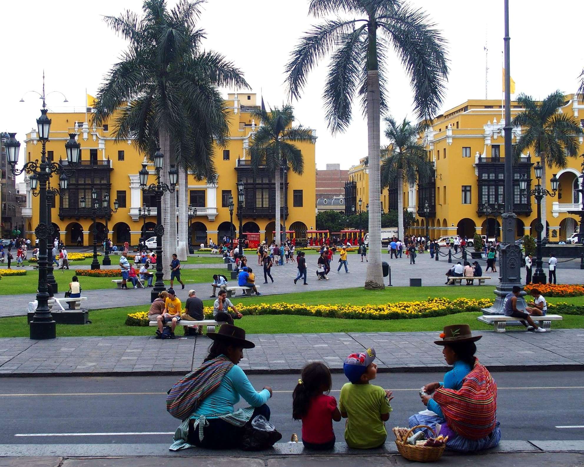 Lima Place des Armes Perou